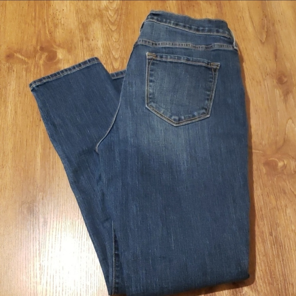 Like-New Old Navy curvy profile skinny jeans